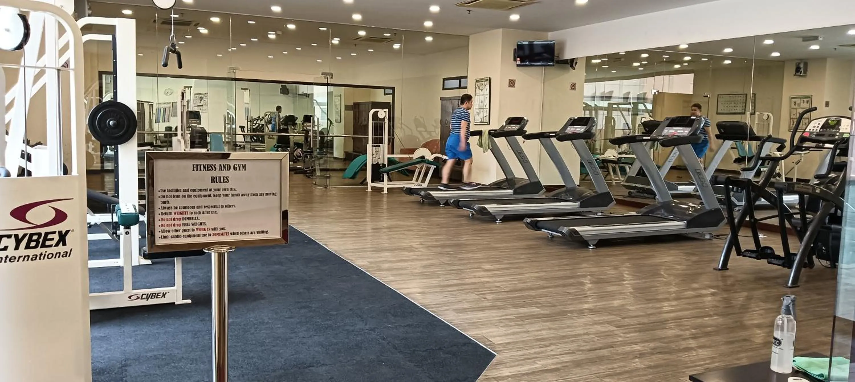 Fitness centre/facilities in EMAS Service Suite Times Square