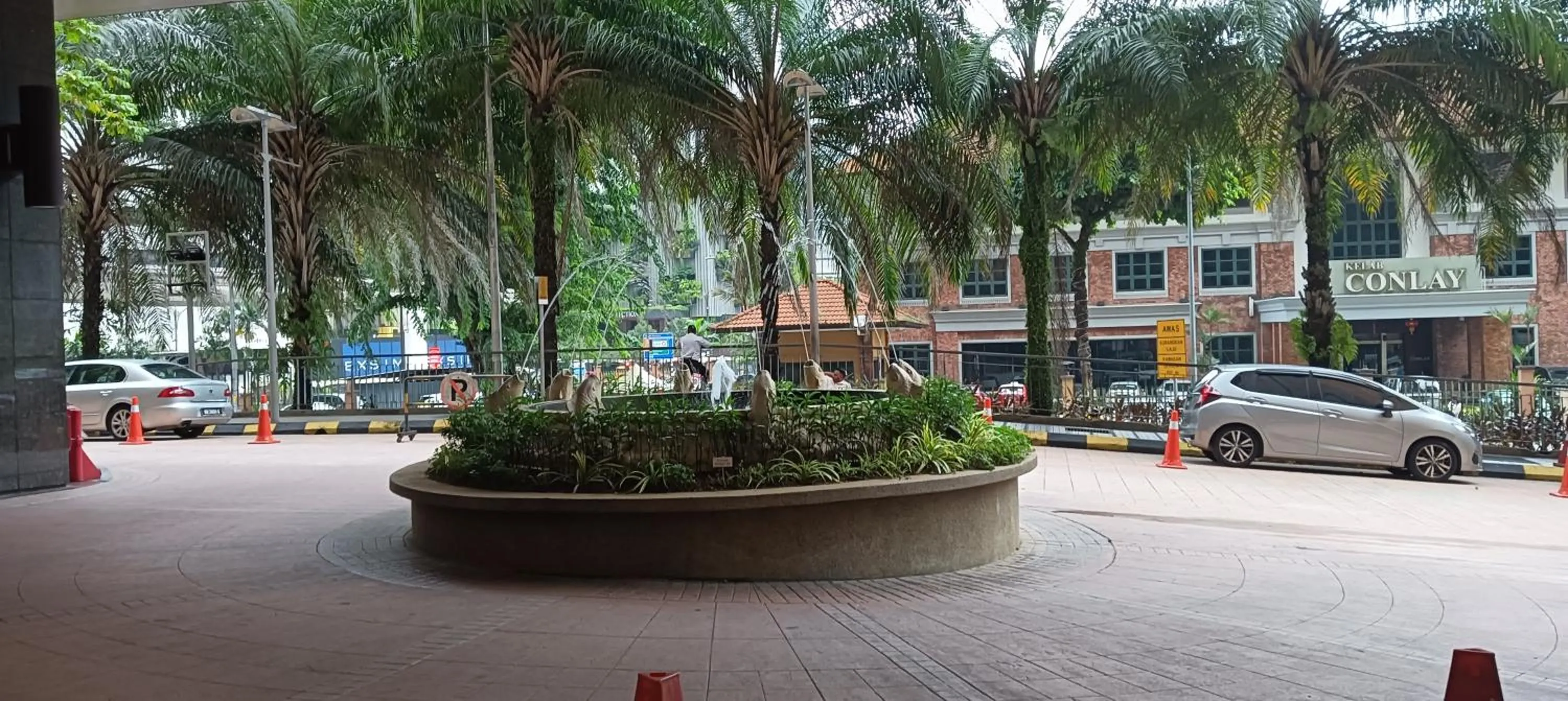 Street view in EMAS Service Suite Times Square