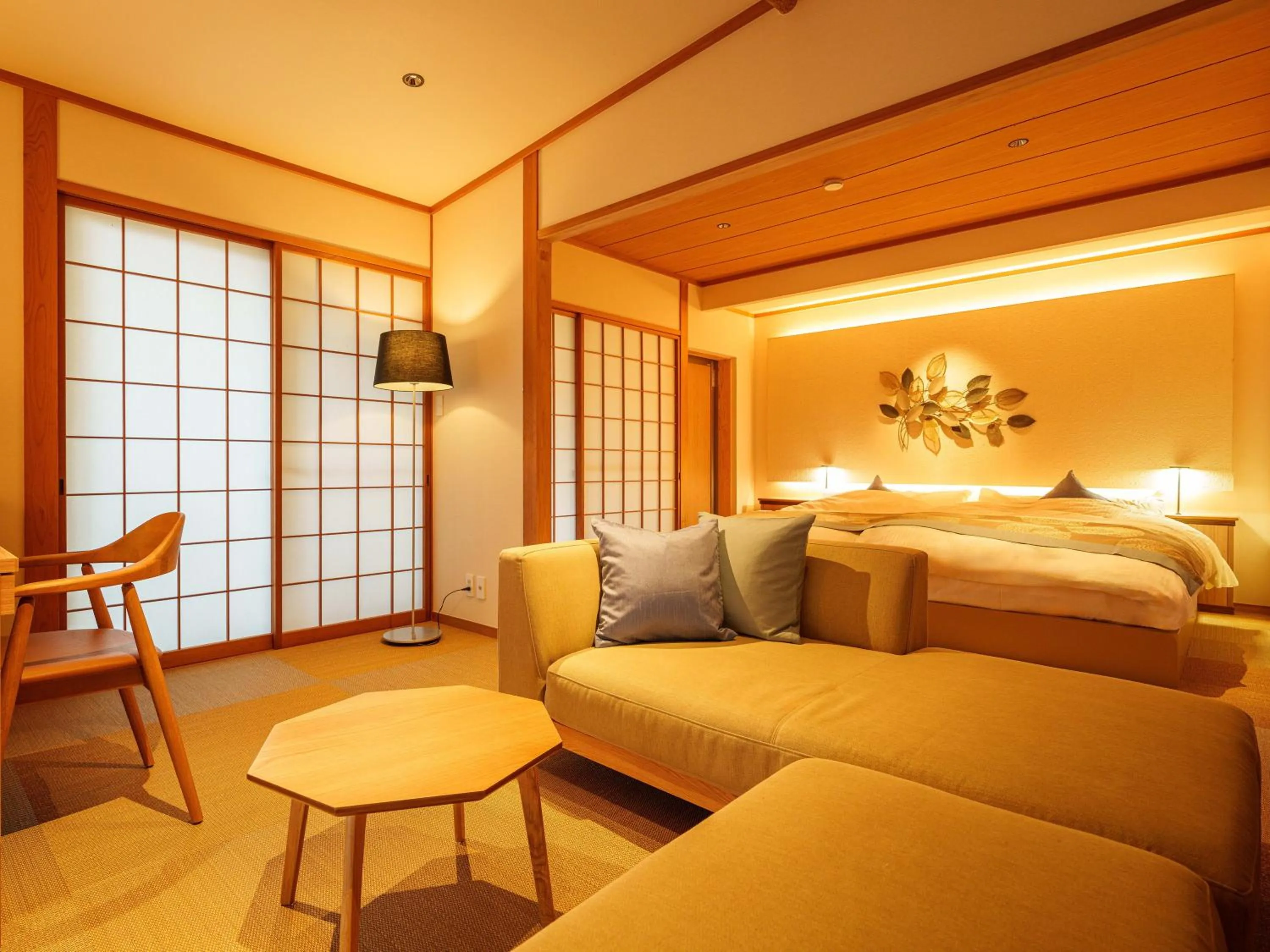 Photo of the whole room, Bed in Yufuin Rakuyu