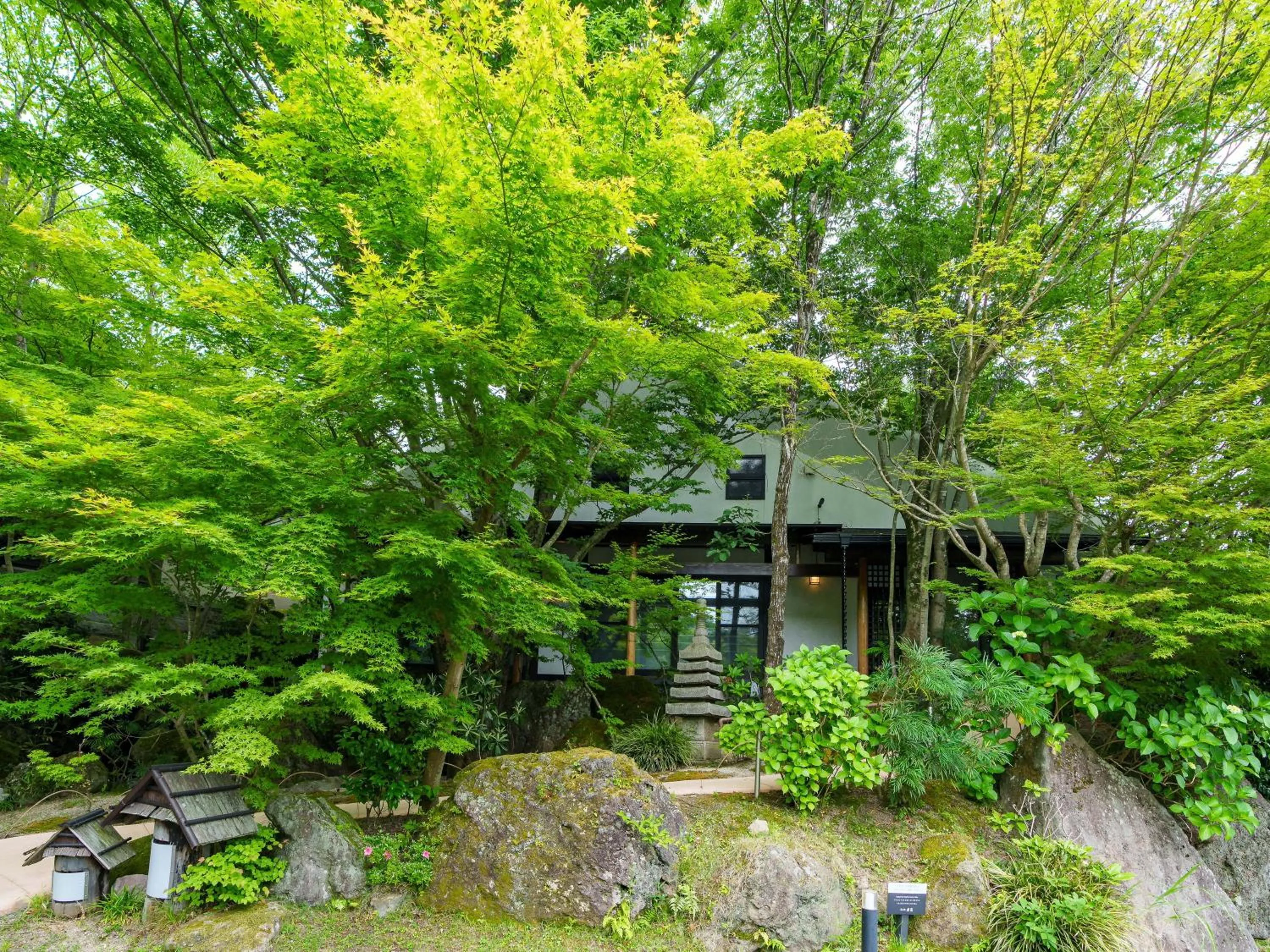 Property building in Yufuin Rakuyu