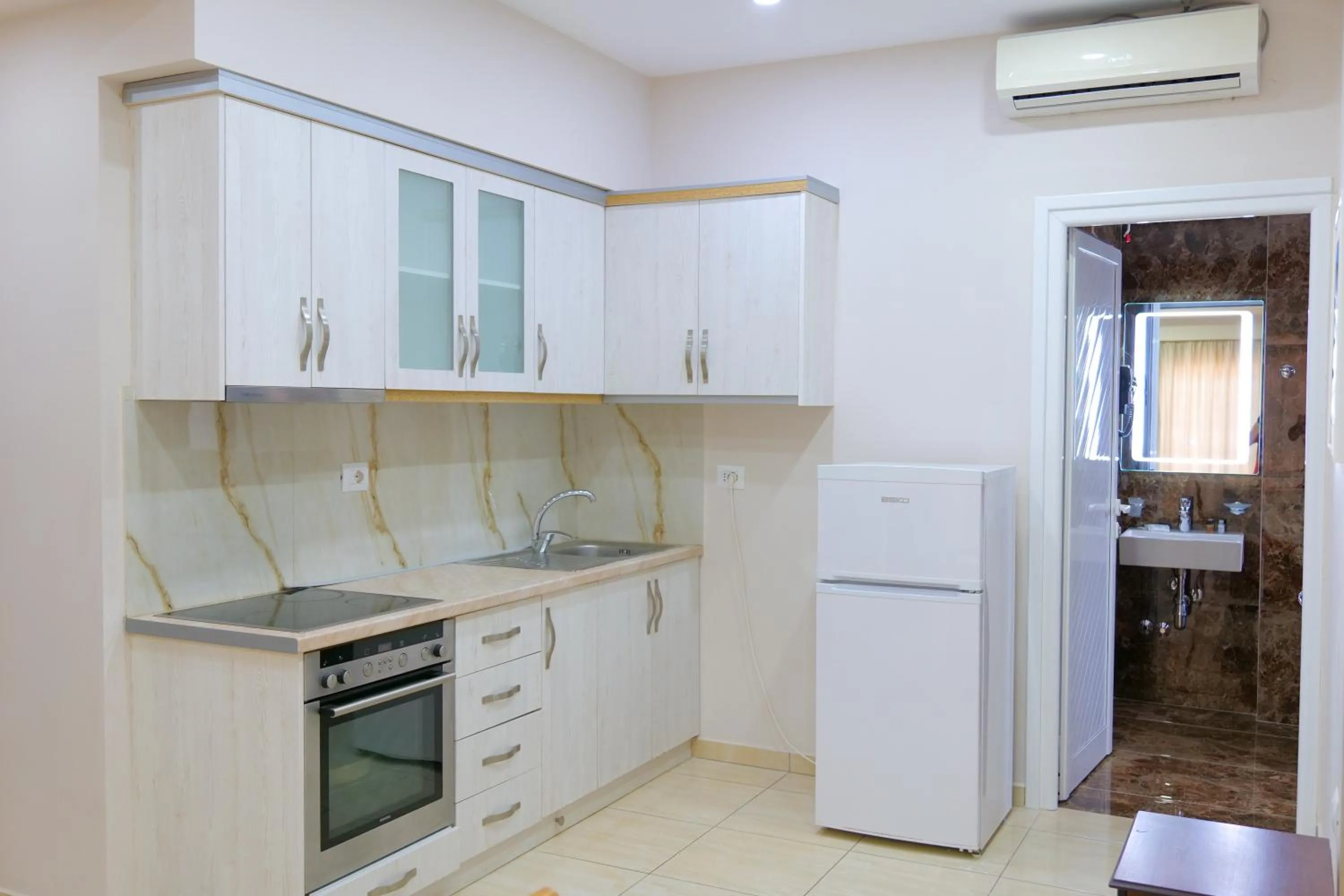 Kitchen or kitchenette in Hotel Alpha