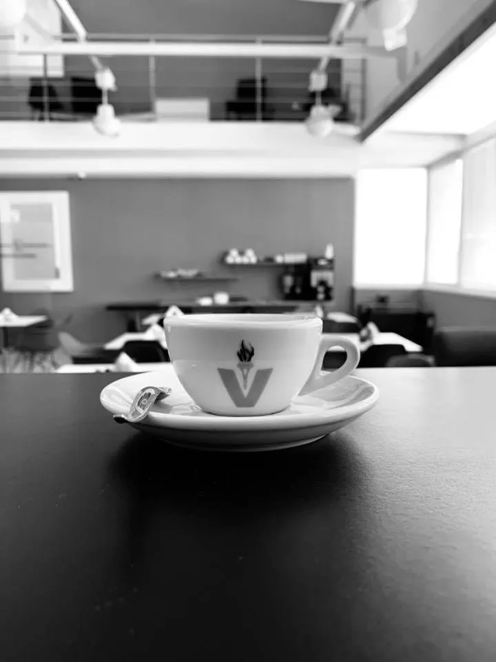 Coffee/tea facilities in Victoria Hotel