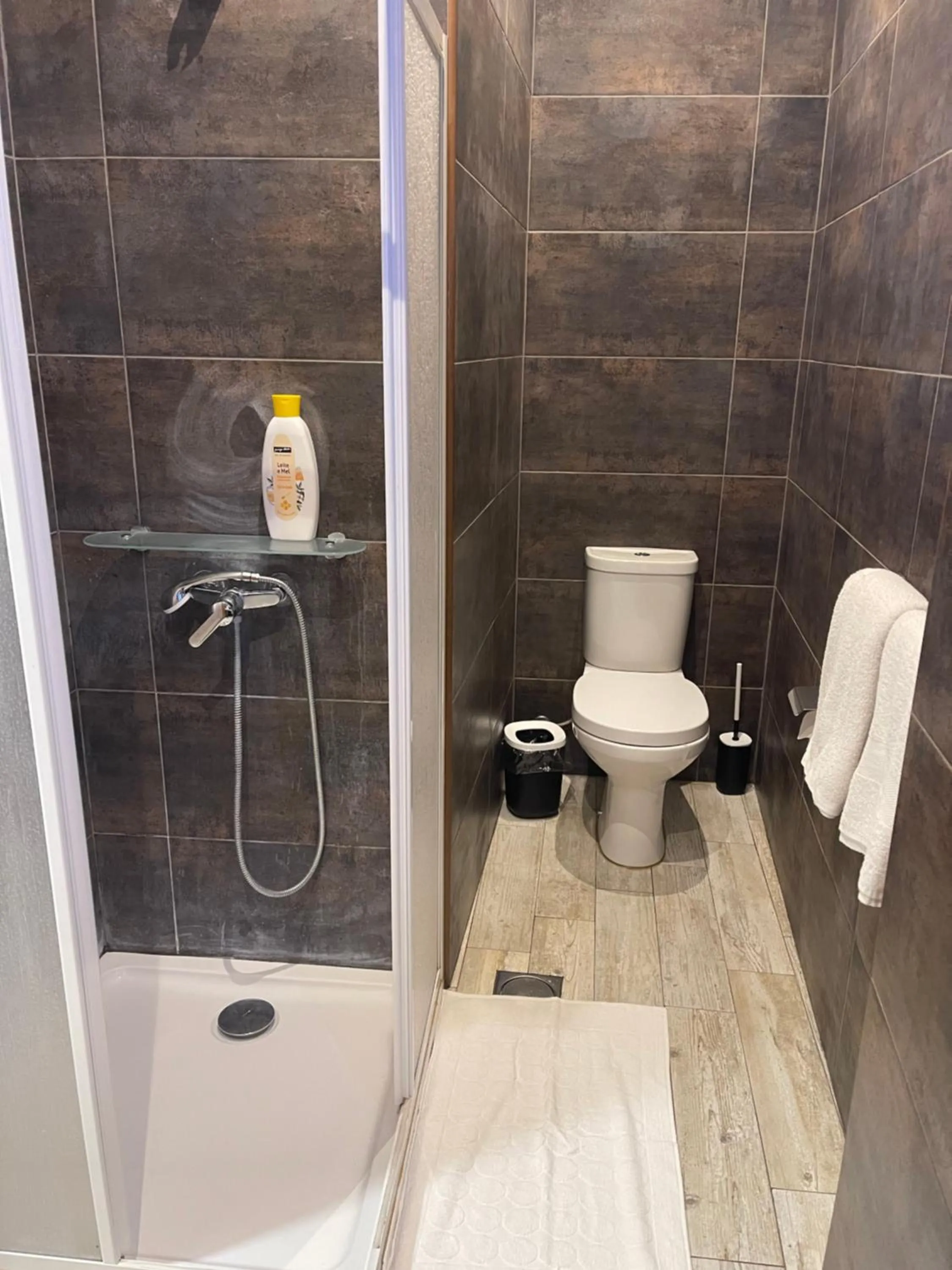 Bathroom in Esmeralda Holidays Apartments