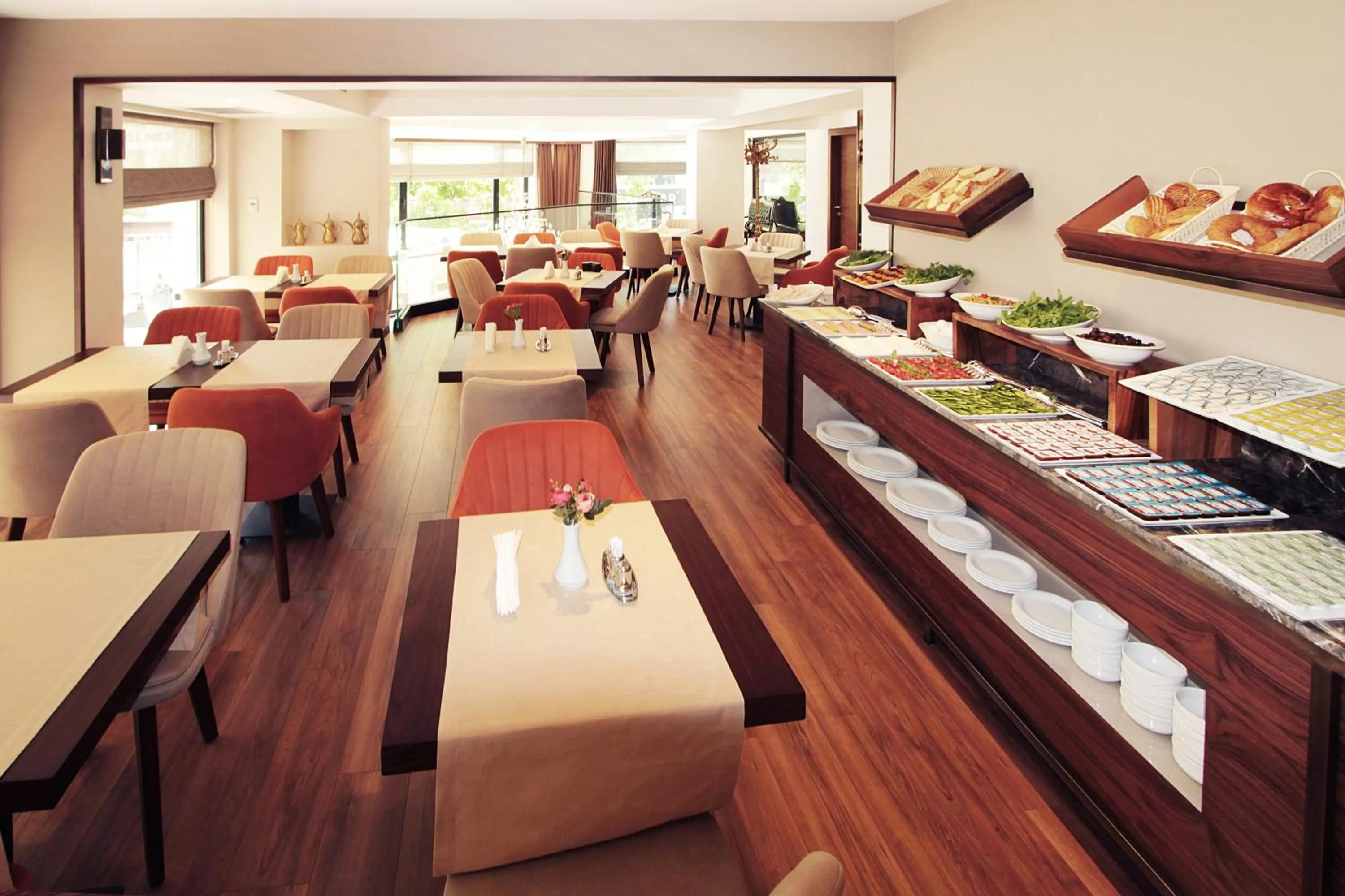 Buffet breakfast in Pisa Hotel