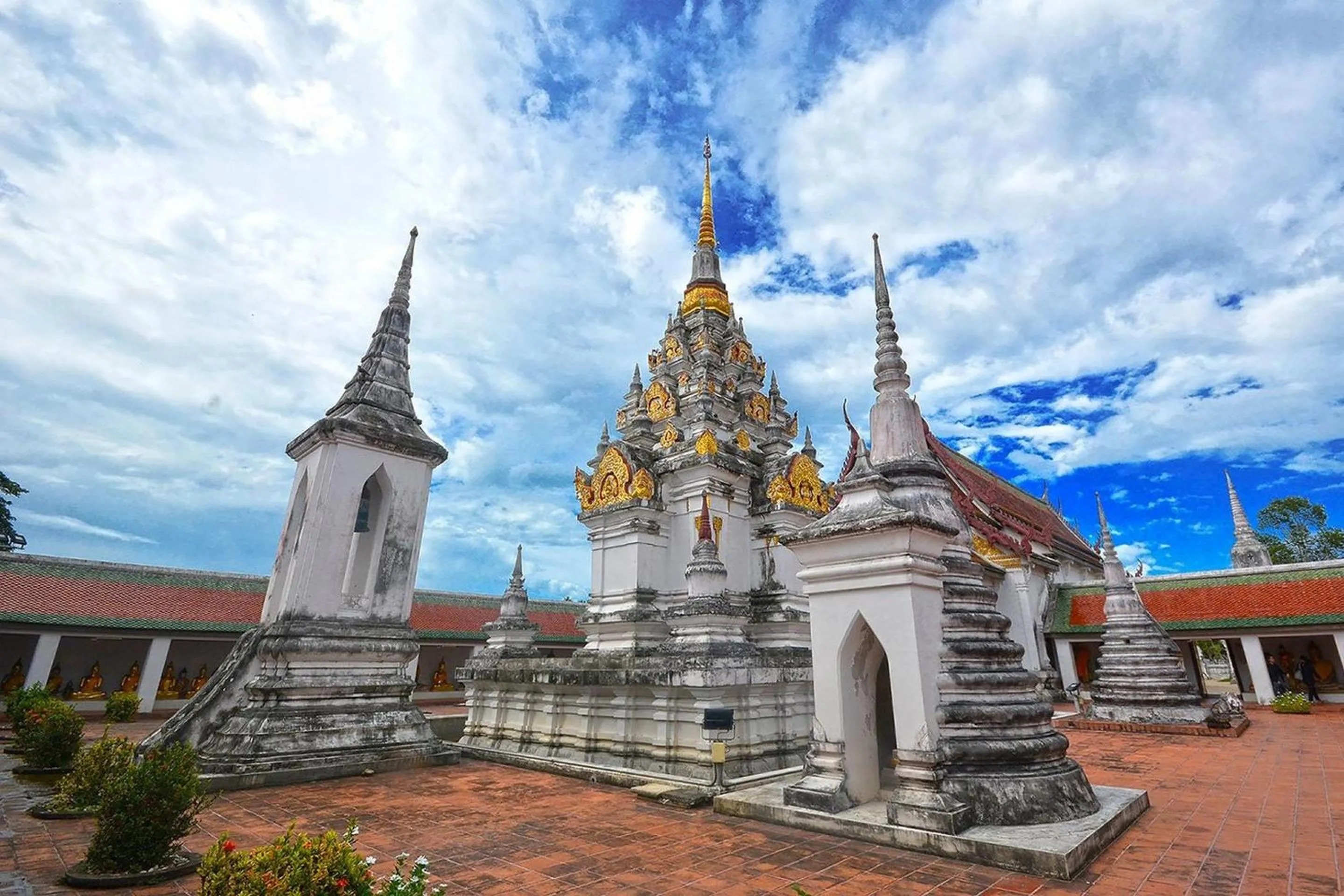 Nearby landmark in Paragon Hometel