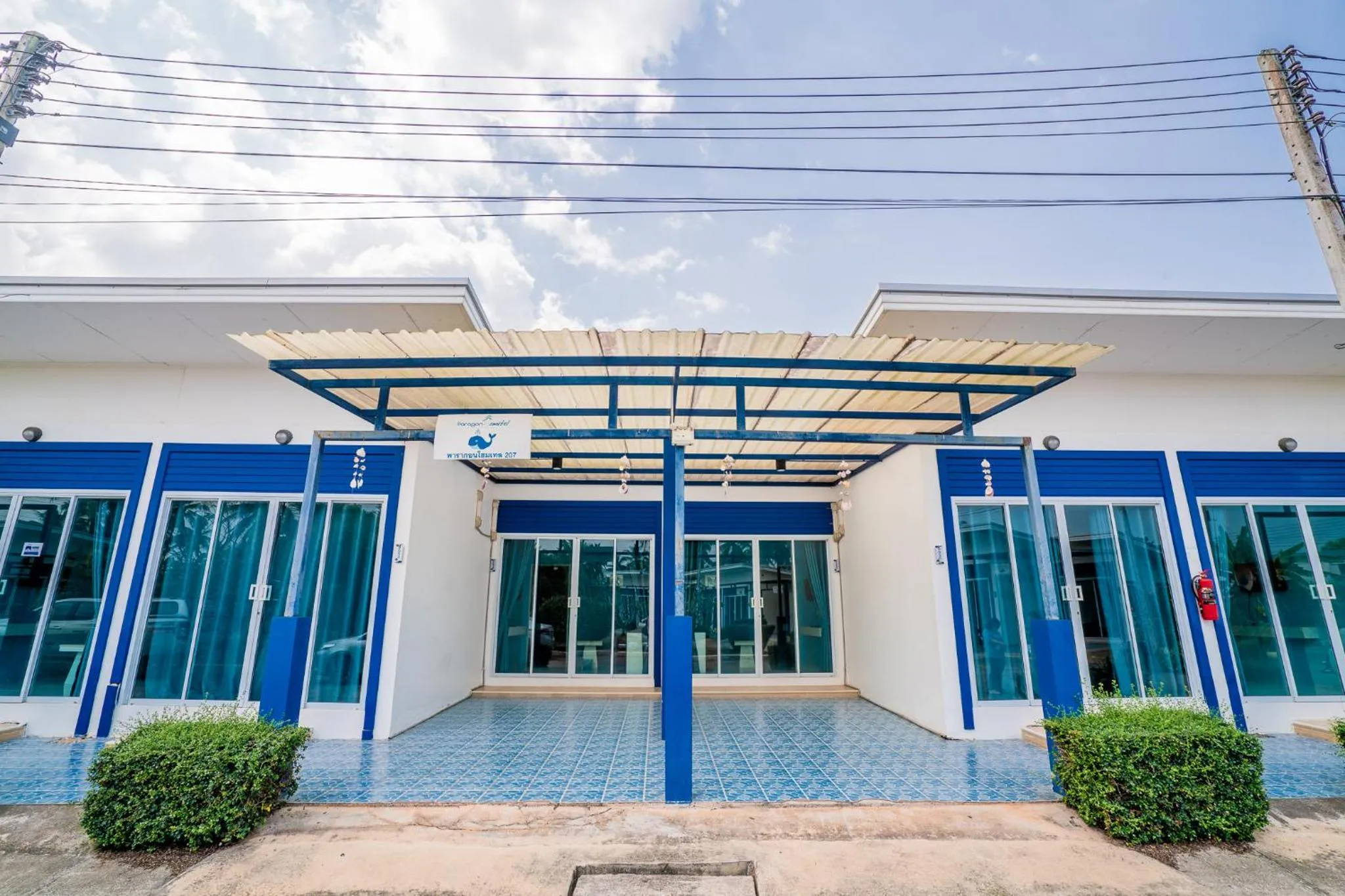 Facade/entrance in Paragon Hometel