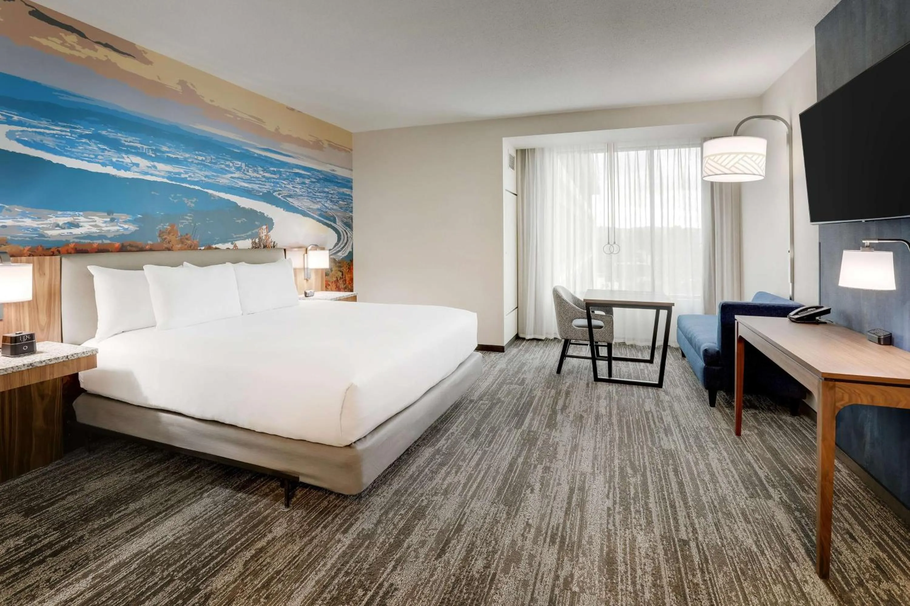 Bedroom, Bed in Drury Plaza Hotel Chattanooga Hamilton Place