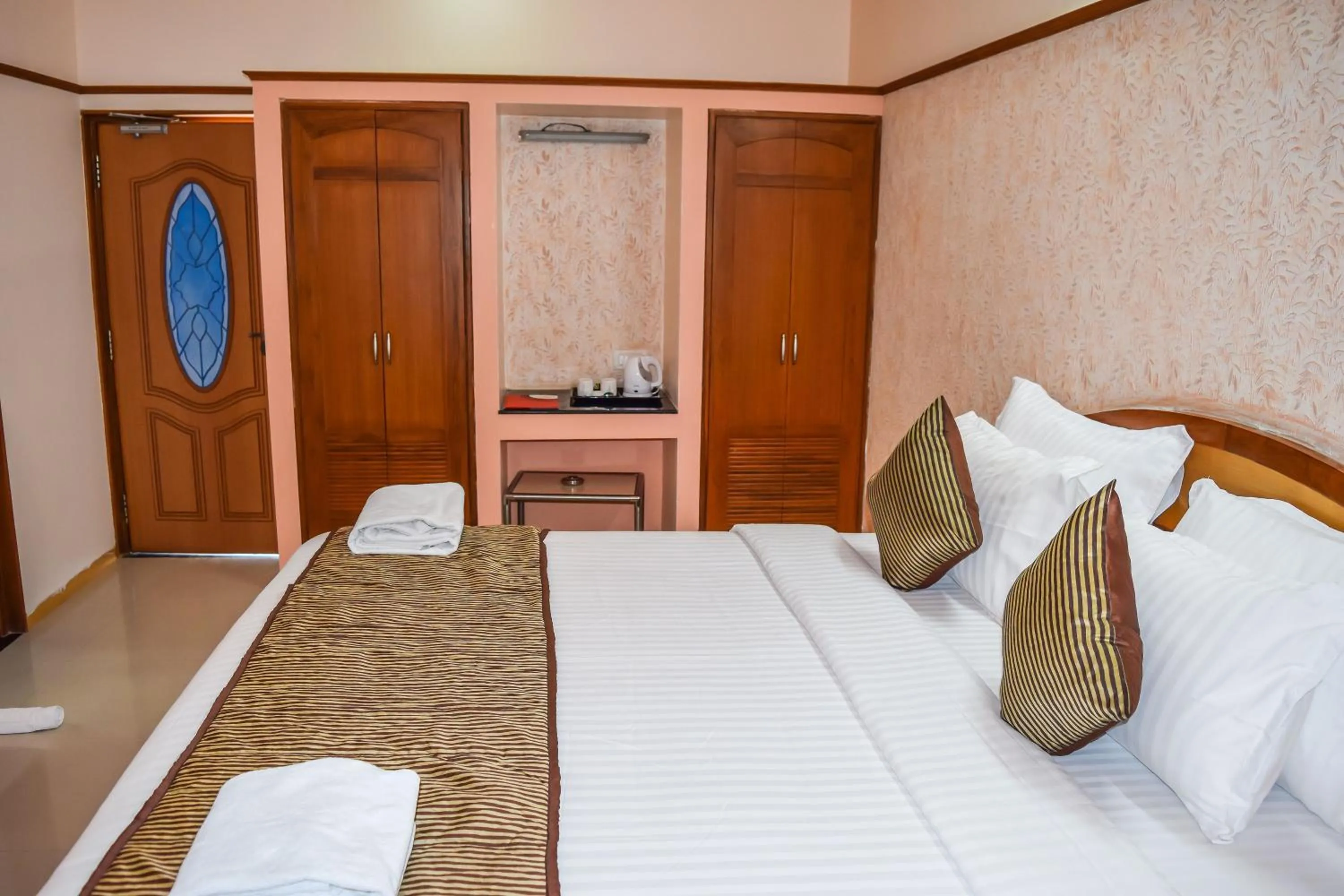 Photo of the whole room in Amidhara Resort