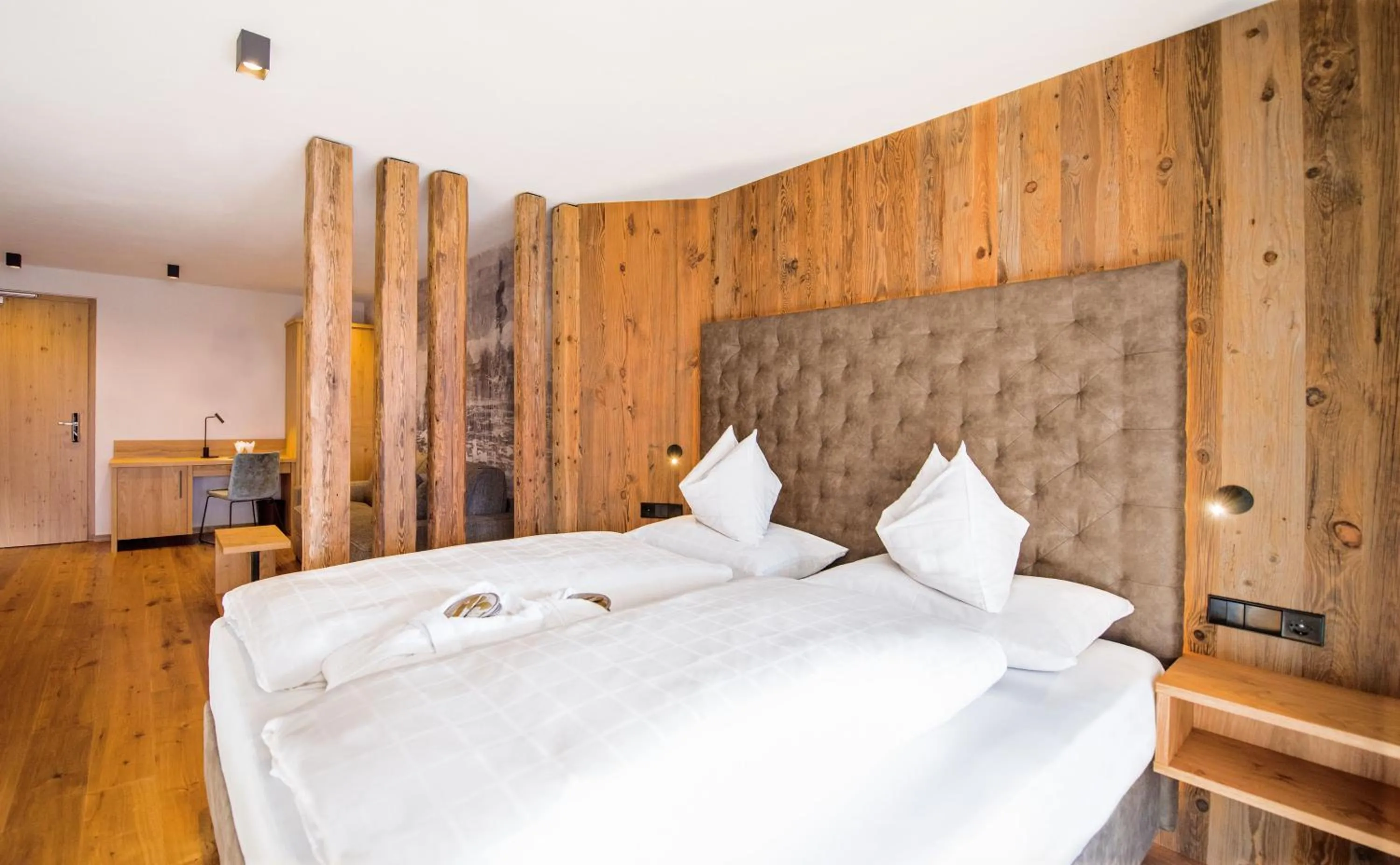 Photo of the whole room, Bed in Hotel DAS ROYAL in Obereggen