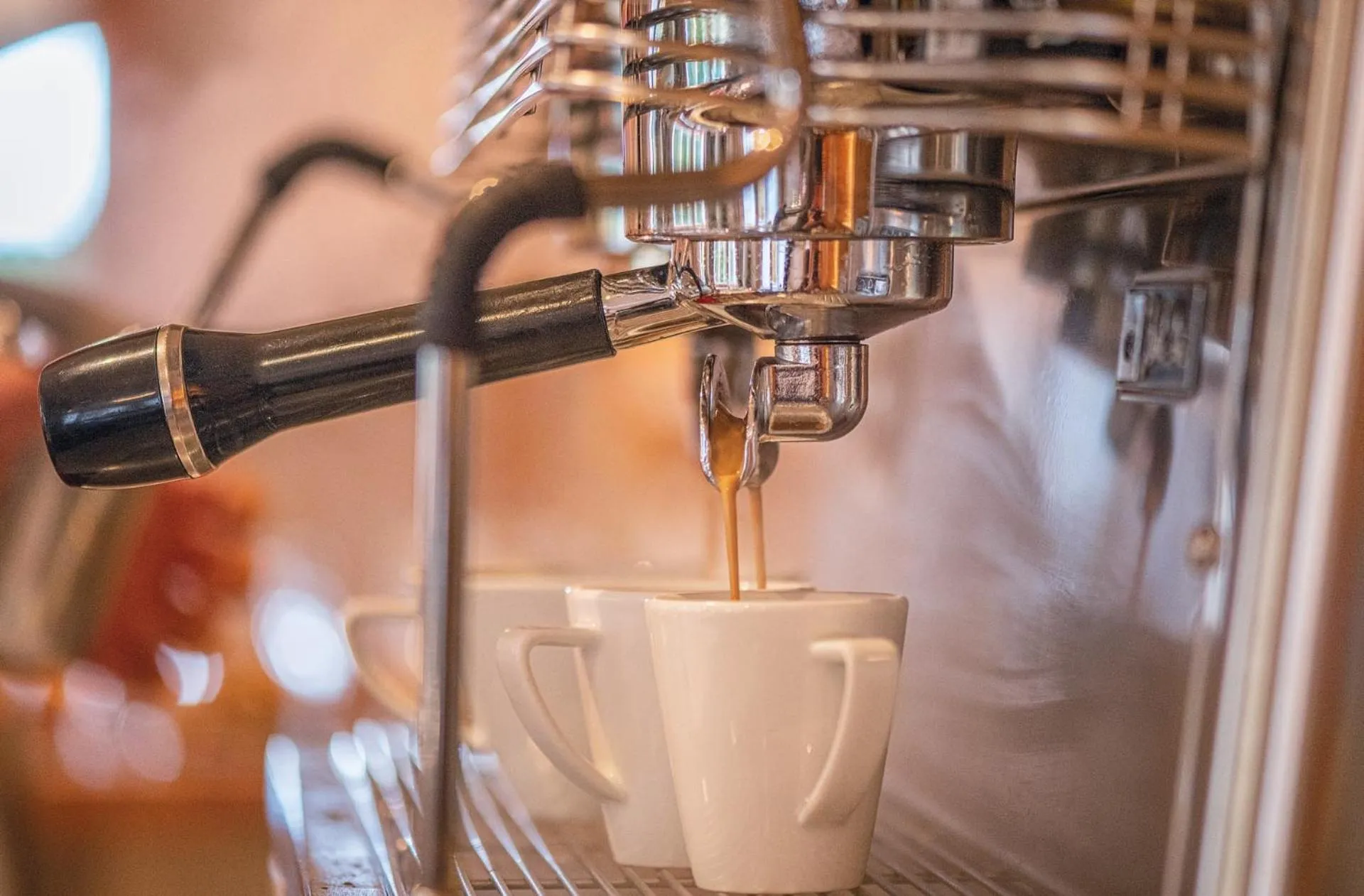 Lounge or bar in Hotel DAS ROYAL in Obereggen