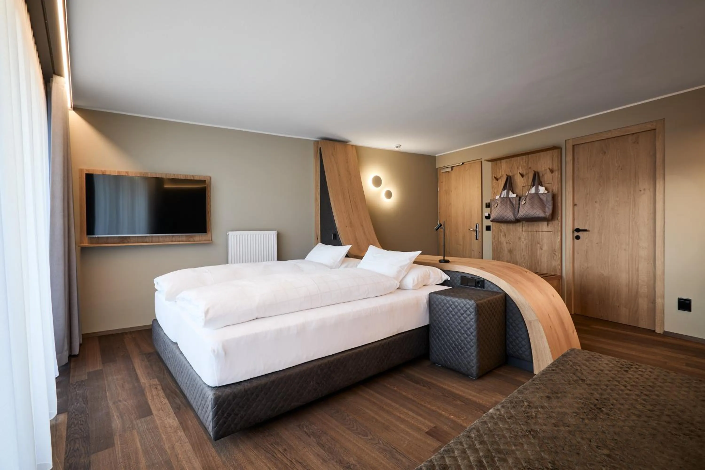 Photo of the whole room, Bed in Hotel DAS ROYAL in Obereggen