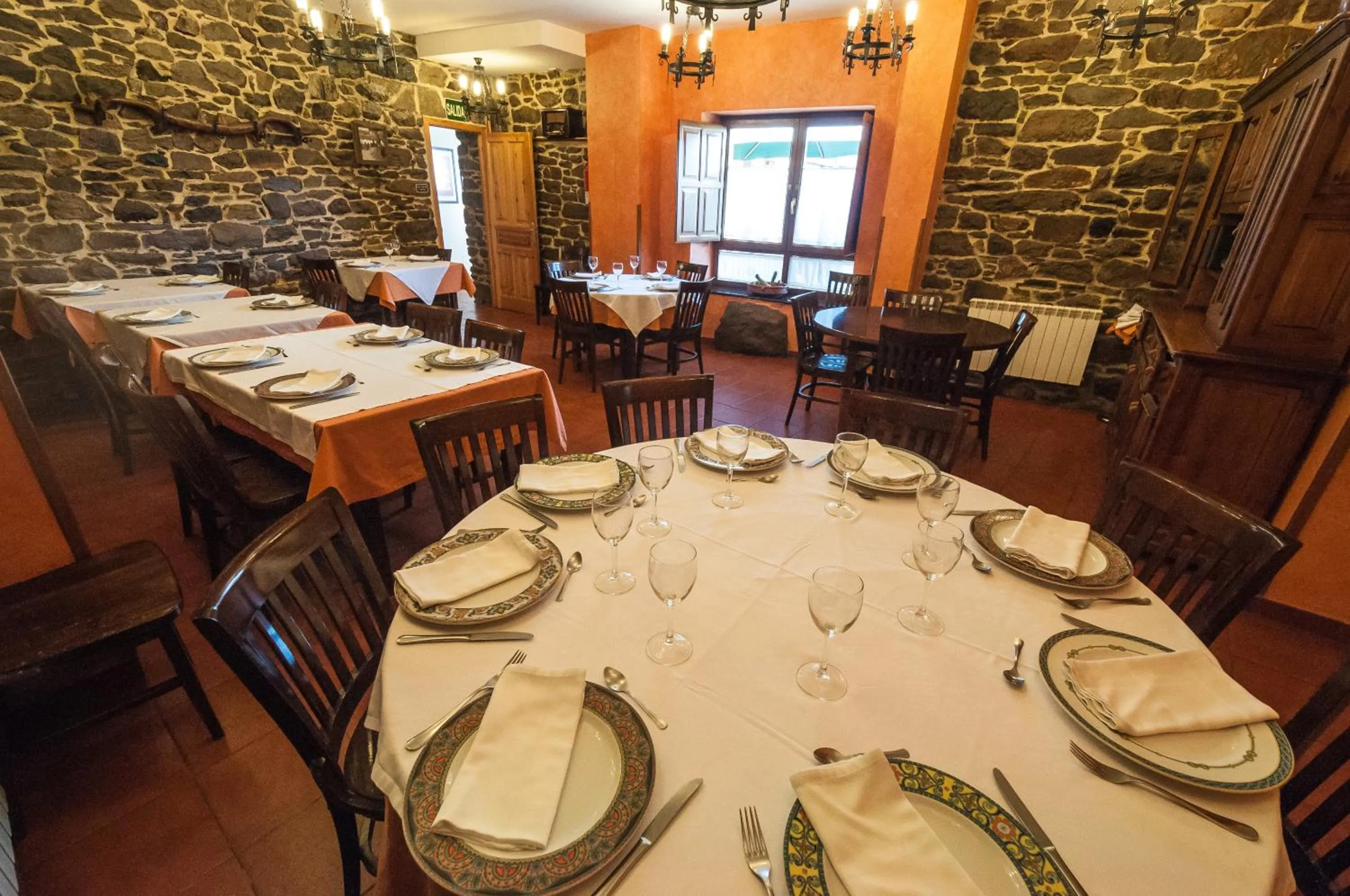 Restaurant/places to eat in Hotel Rural La Bolera