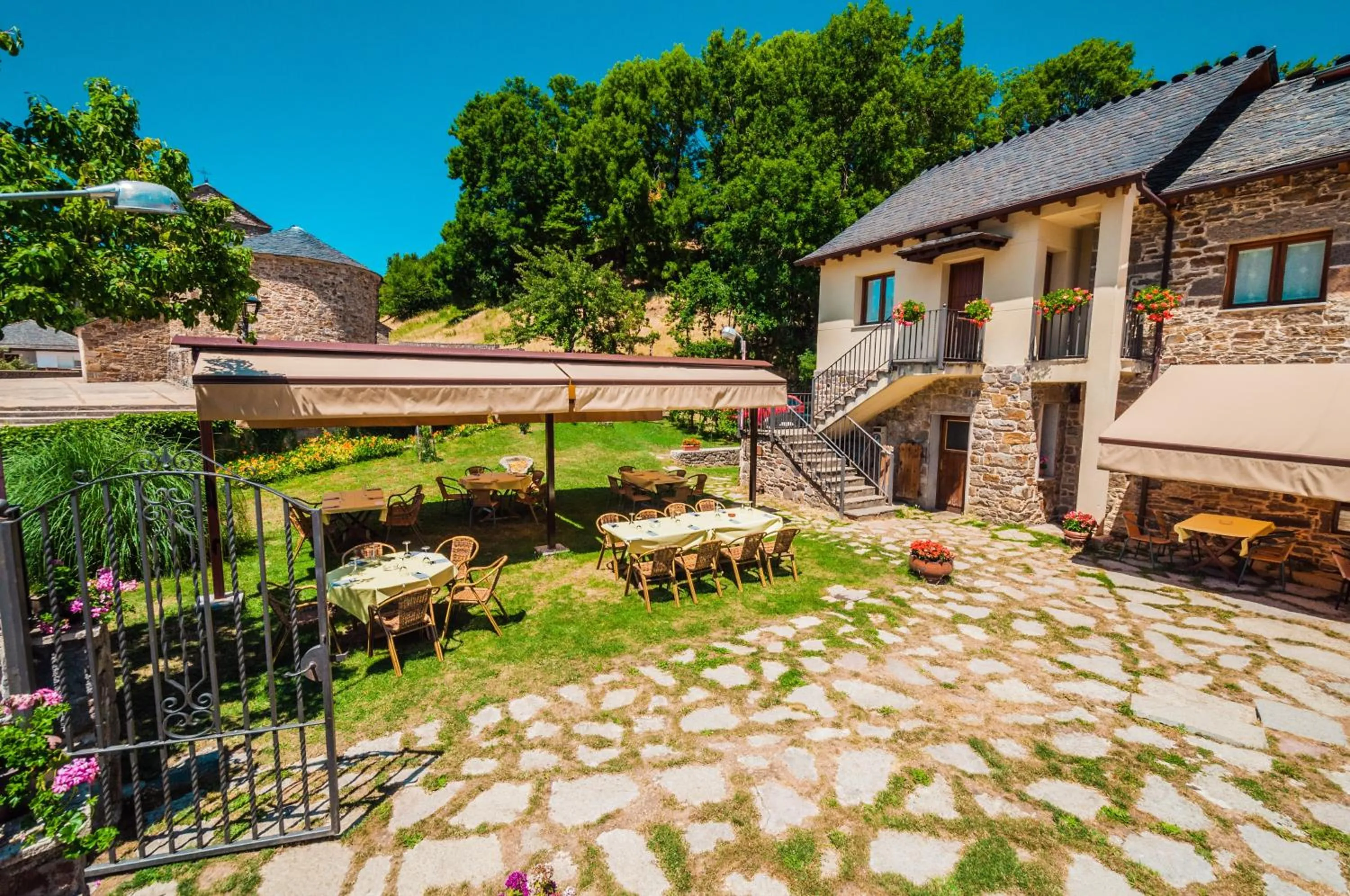 Restaurant/places to eat in Hotel Rural La Bolera