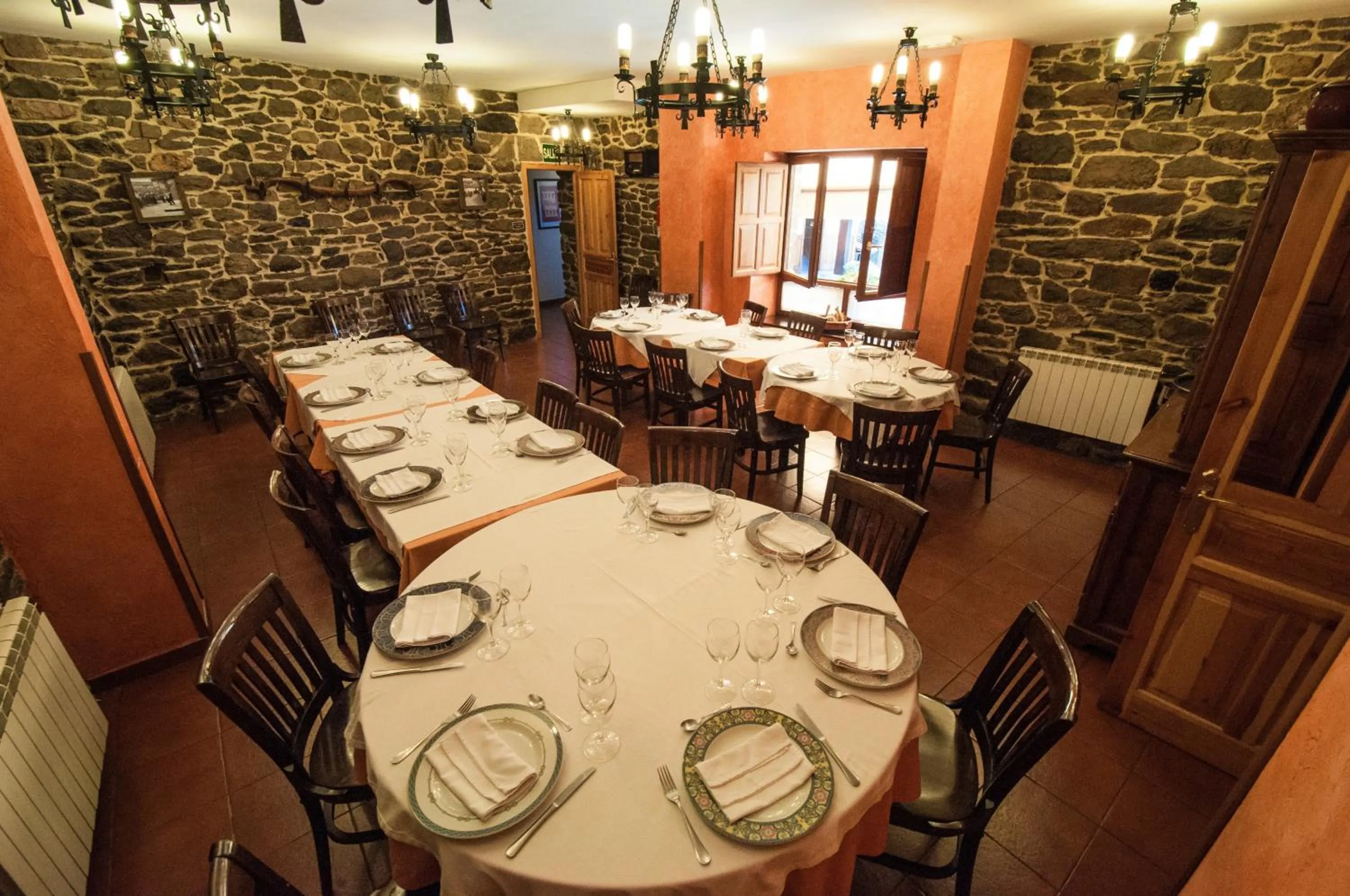 Restaurant/places to eat in Hotel Rural La Bolera