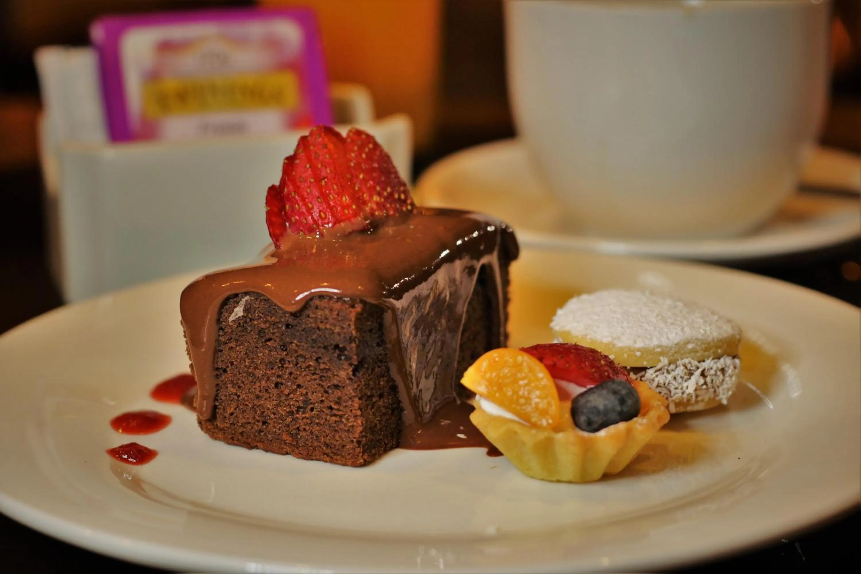 Restaurant/places to eat in Hotel PLATINIUM