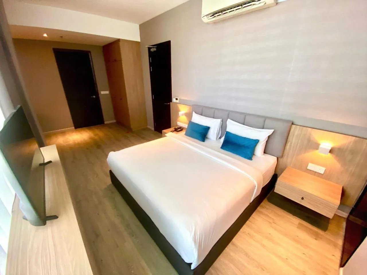 Photo of the whole room, Bed in Corner Club Penang