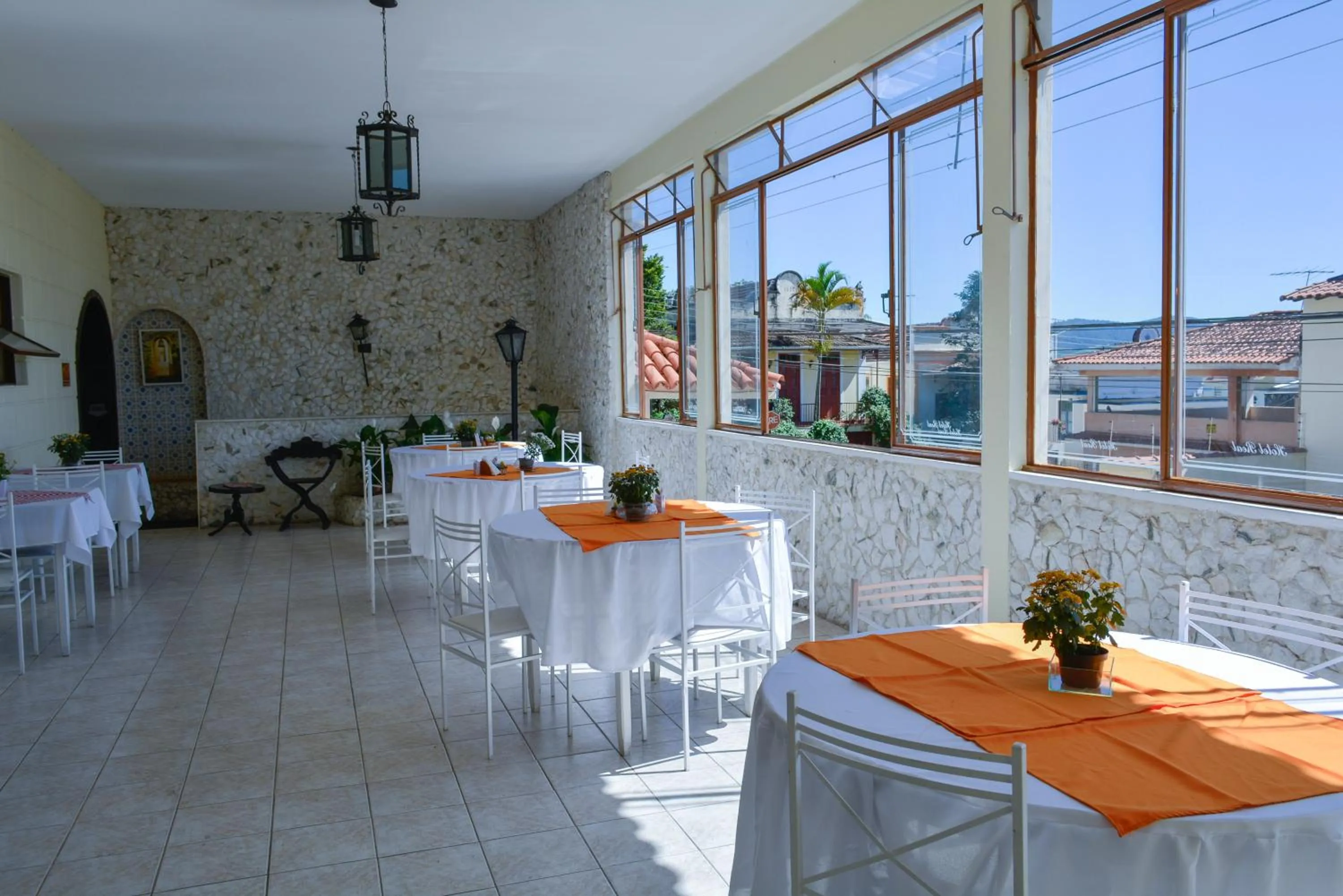 Restaurant/places to eat in Hotel Real São Lourenço