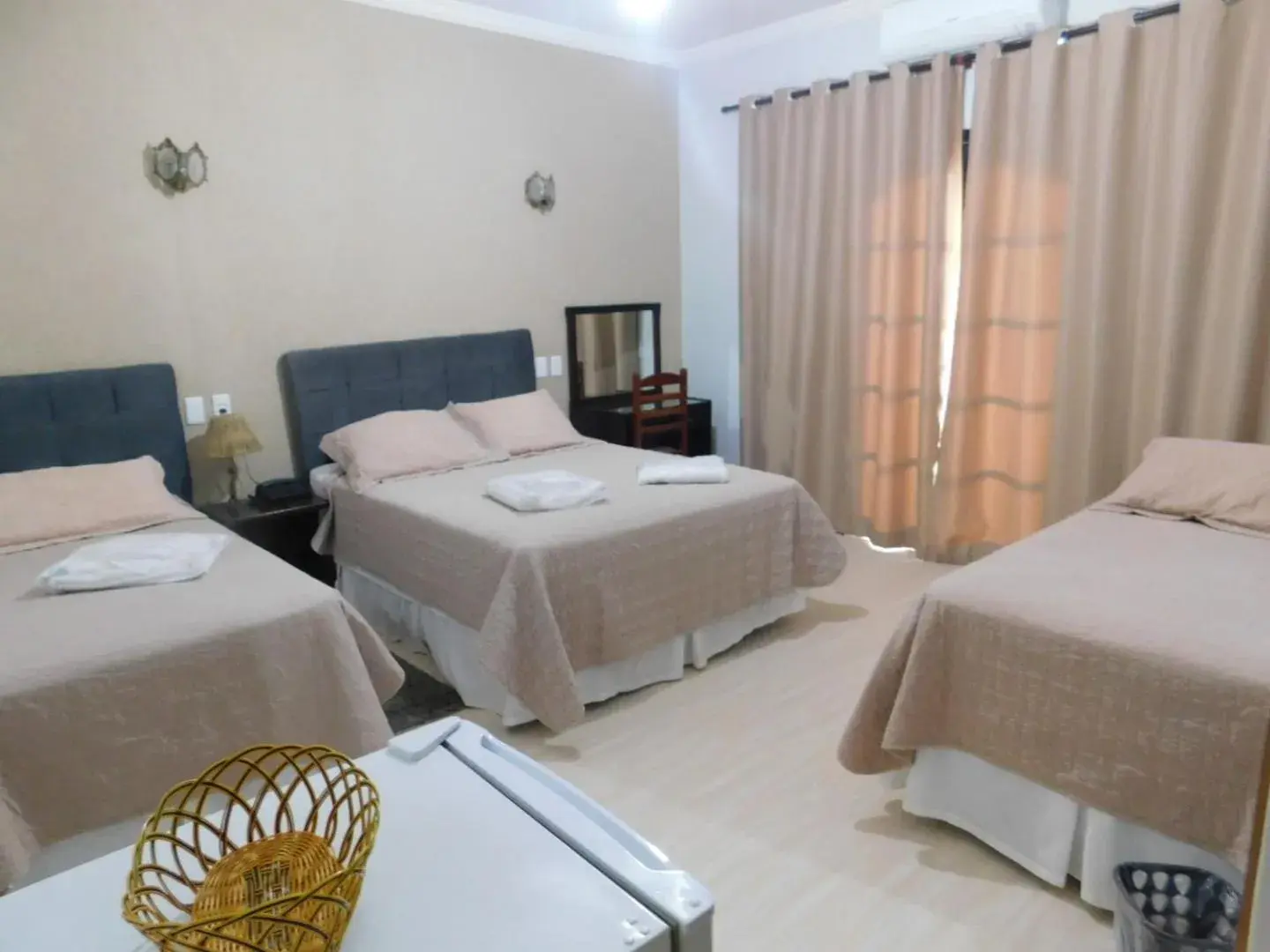 Superior Quadruple Room in Hotel Real São Lourenço Superior Quadruple Room in Hotel Real São Lourenço