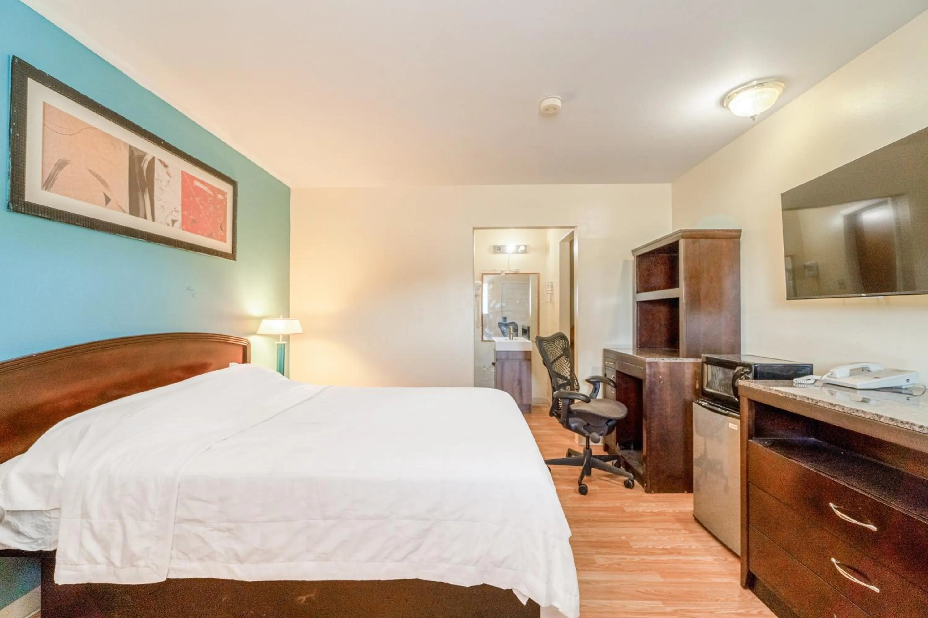 Bedroom, Bed in American Inn by OYO Colorado City I-20