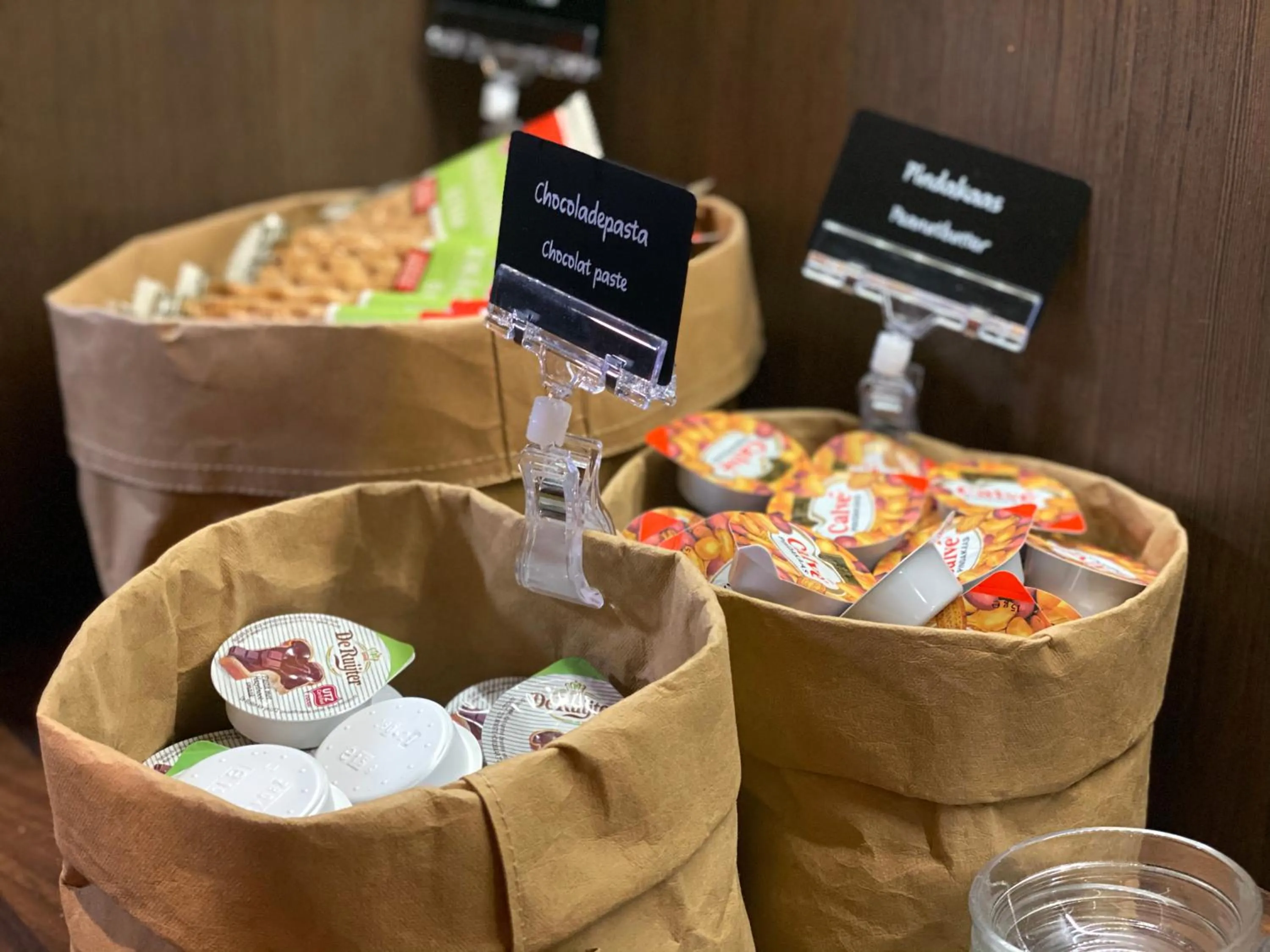 Breakfast in Fletcher Hotel Restaurant De Geulvallei