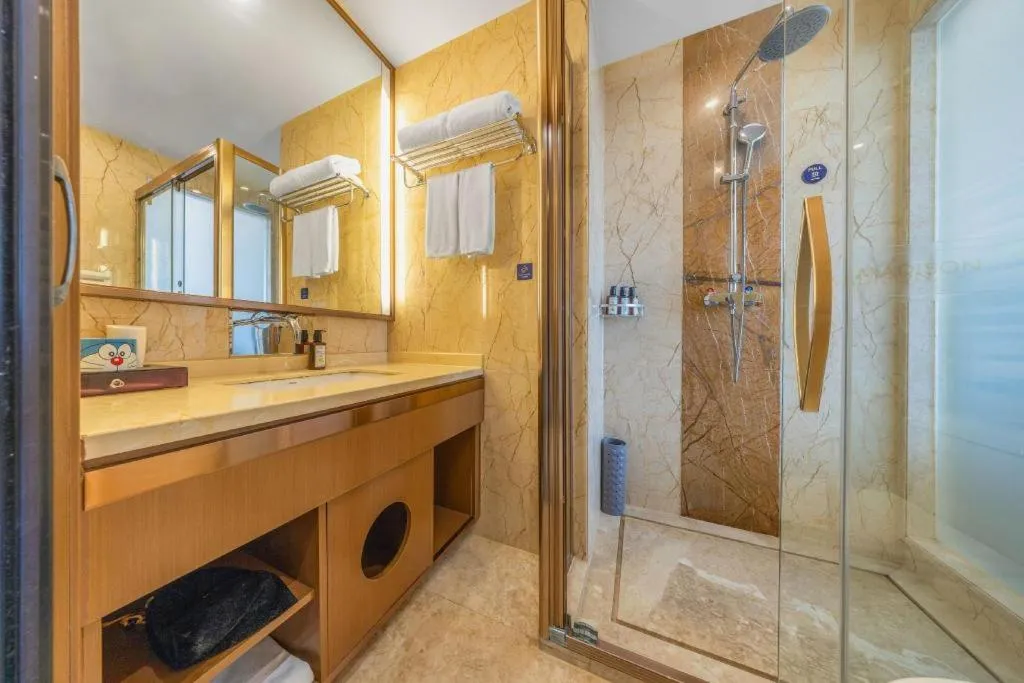 Madison Hotel Weihai Railway Station