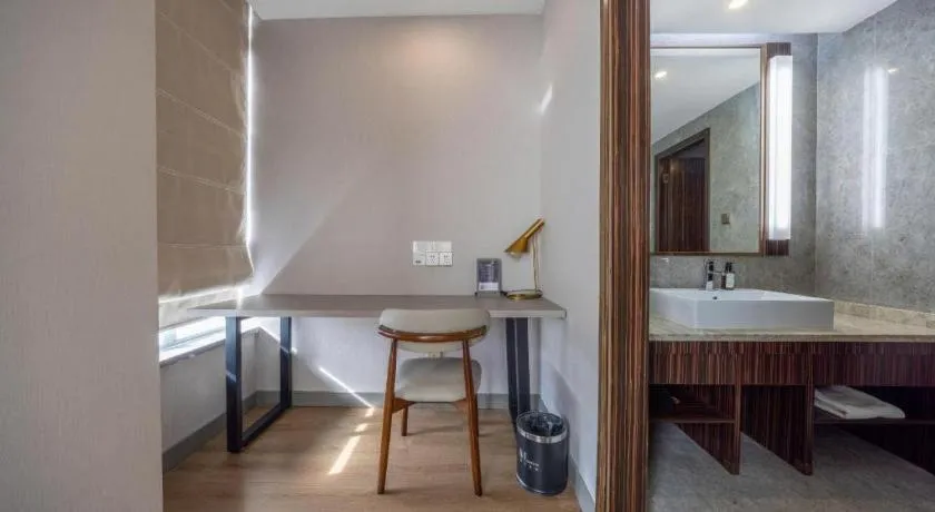 Madison Hotel Weihai Railway Station