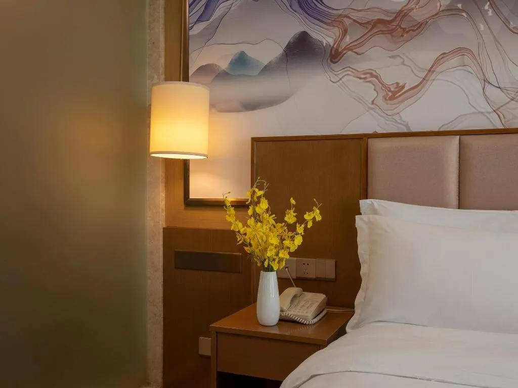 Madison Hotel Weihai Railway Station