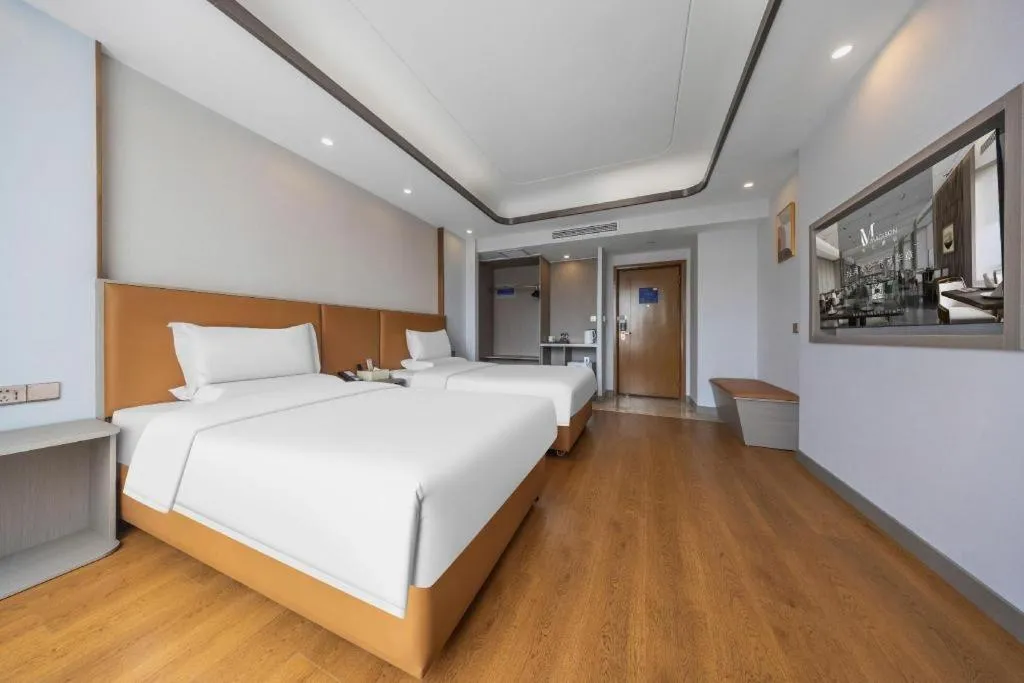 Madison Hotel Weihai Railway Station