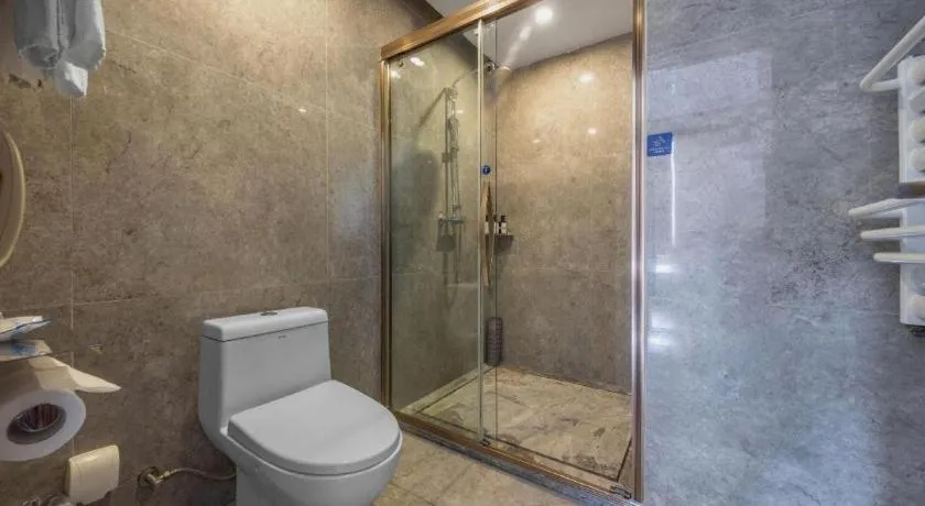 Madison Hotel Weihai Railway Station