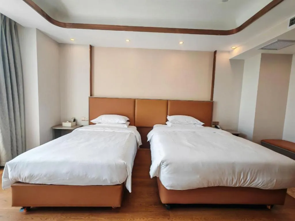 Madison Hotel Weihai Railway Station