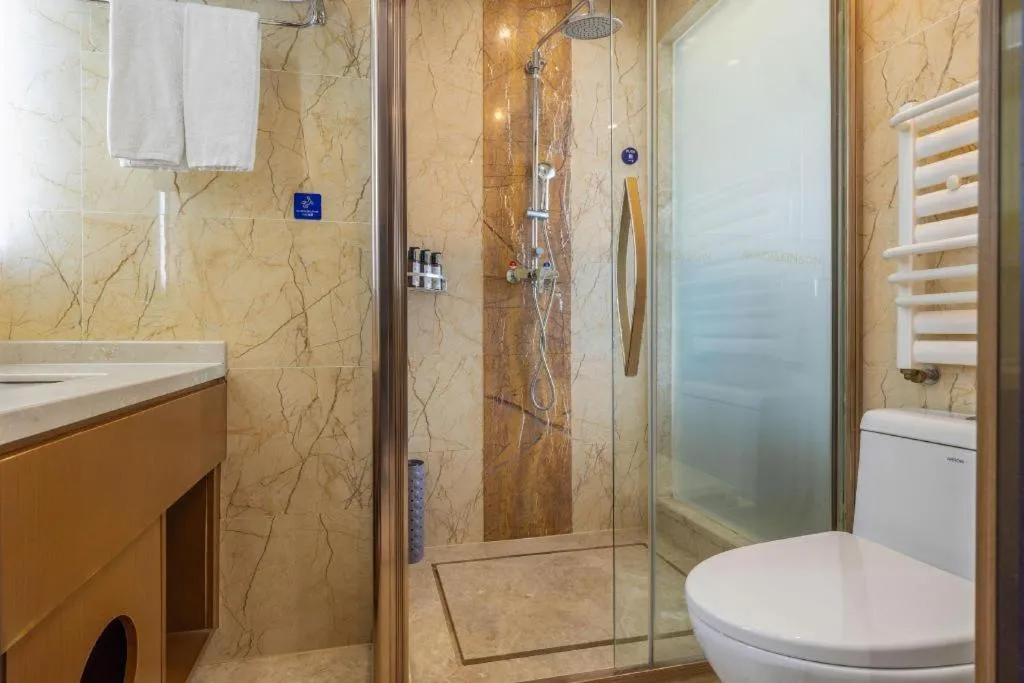 Madison Hotel Weihai Railway Station