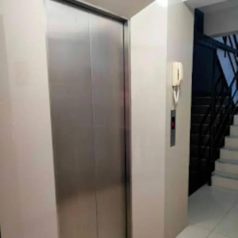 THOUSAND-TEN THOUSAND HOTEL