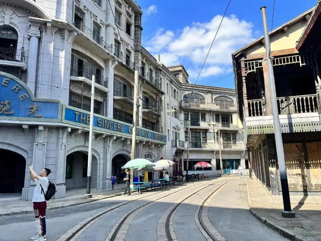 Jinglai Hotel (Shanghai Bund East Nanjing Road pedestrian street )
