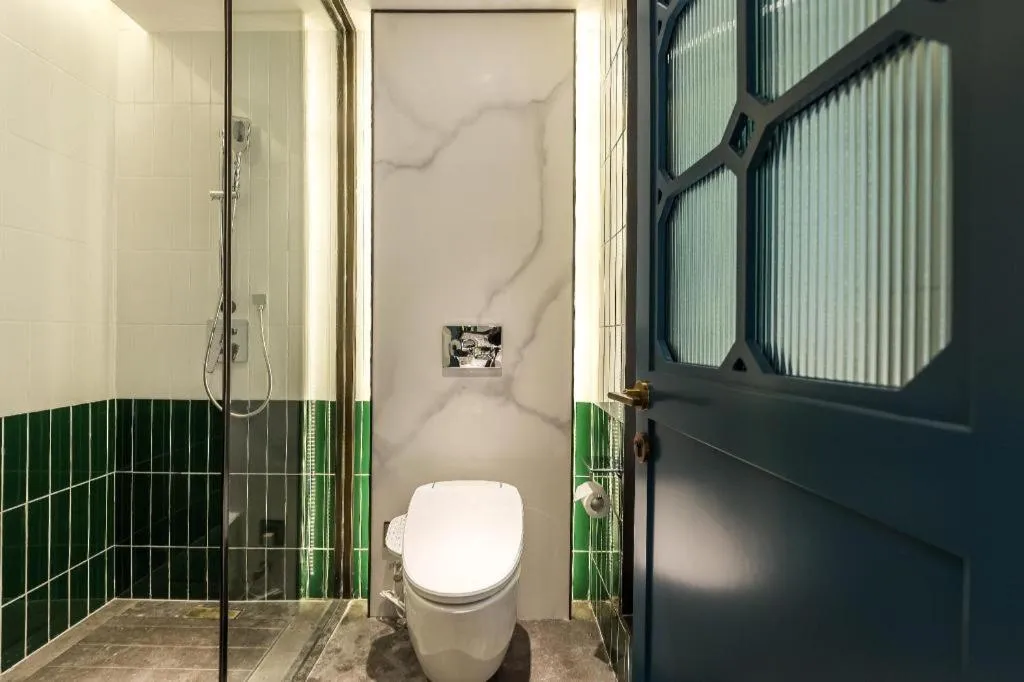 Jinglai Hotel (Shanghai Bund East Nanjing Road pedestrian street )