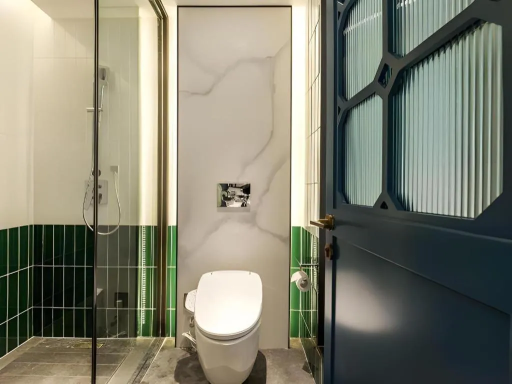 Jinglai Hotel (Shanghai Bund East Nanjing Road pedestrian street )