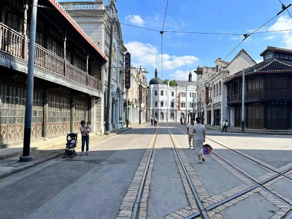 Jinglai Hotel (Shanghai Bund East Nanjing Road pedestrian street )
