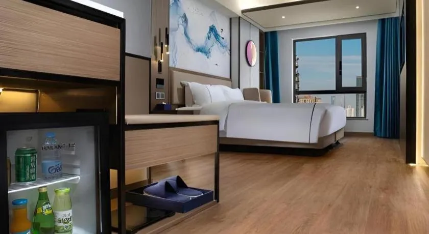 Bed in Jinglai Hotel (Shanghai Bund East Nanjing Road pedestrian street )