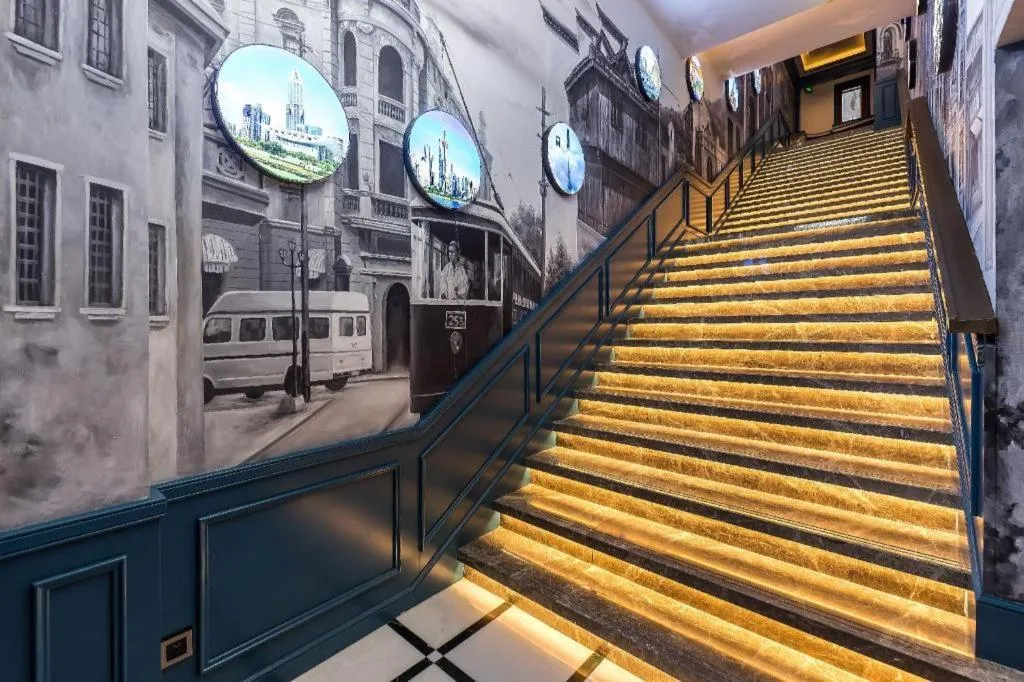 Jinglai Hotel (Shanghai Bund East Nanjing Road pedestrian street )