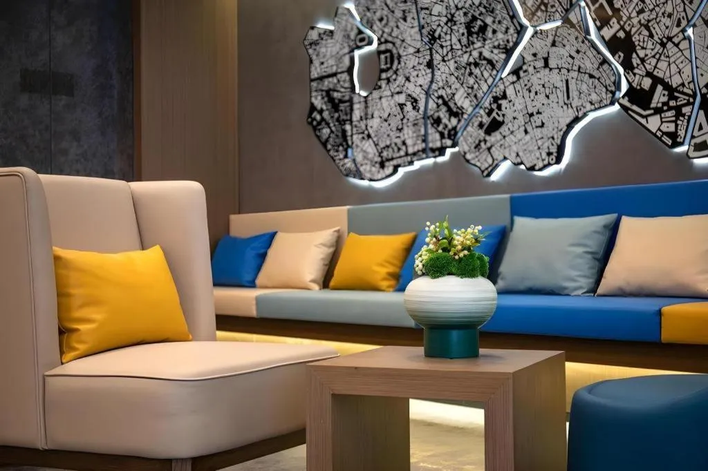 Jinglai Hotel (Shanghai Bund East Nanjing Road pedestrian street )