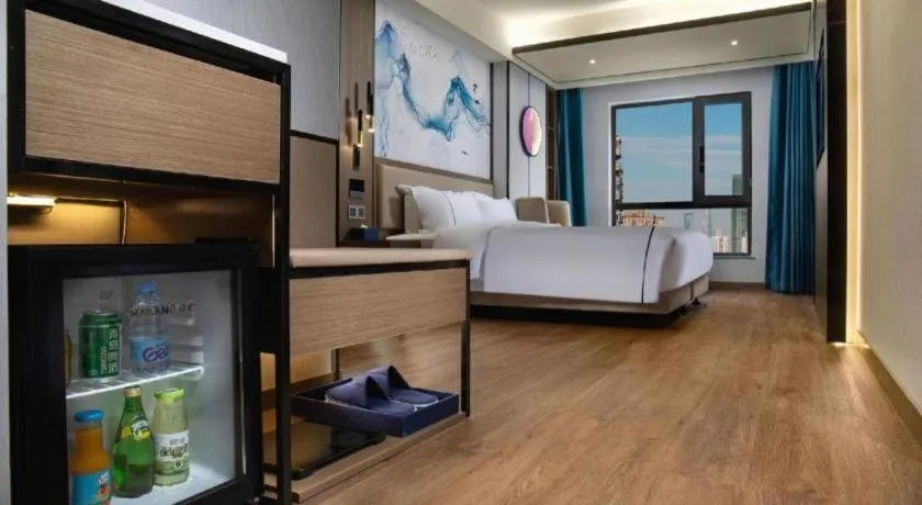 Bed in Jinglai Hotel (Shanghai Bund East Nanjing Road pedestrian street )