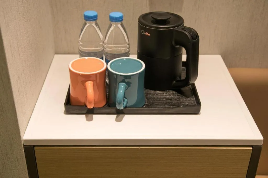 Jinglai Hotel (Shanghai Bund East Nanjing Road pedestrian street )