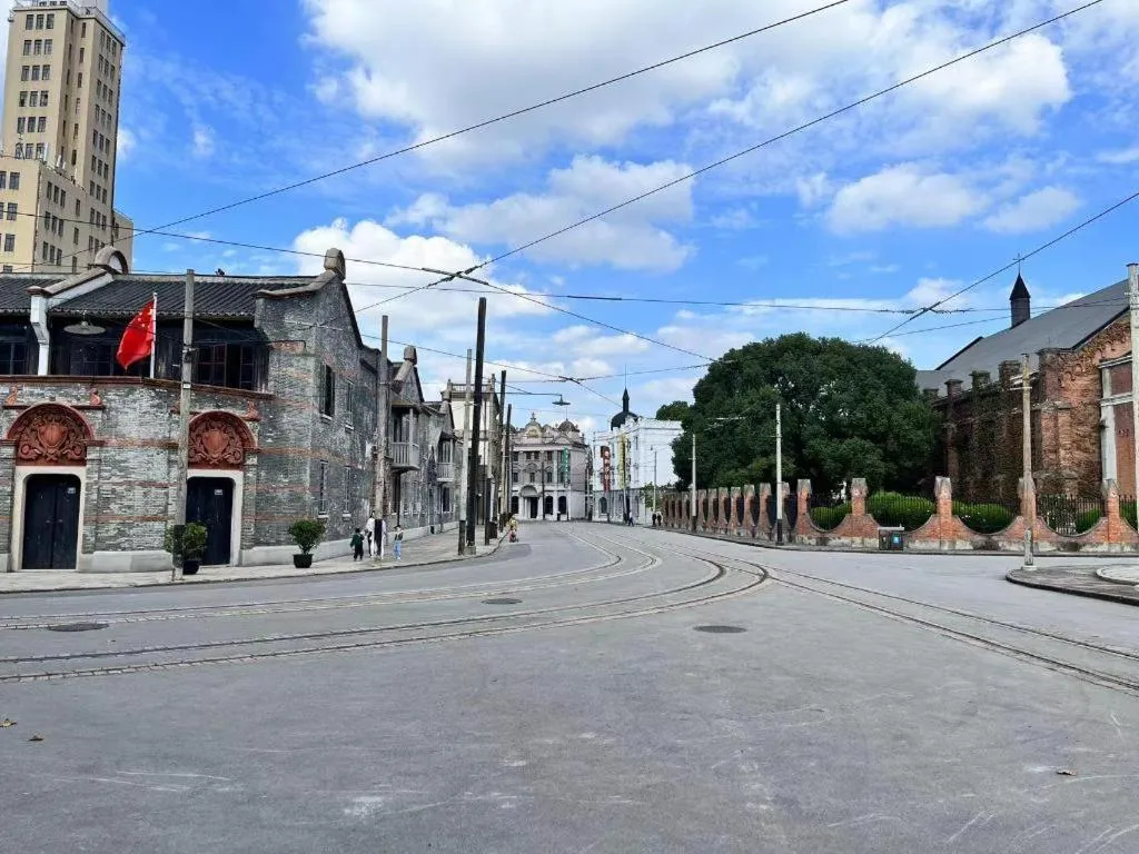 Jinglai Hotel (Shanghai Bund East Nanjing Road pedestrian street )