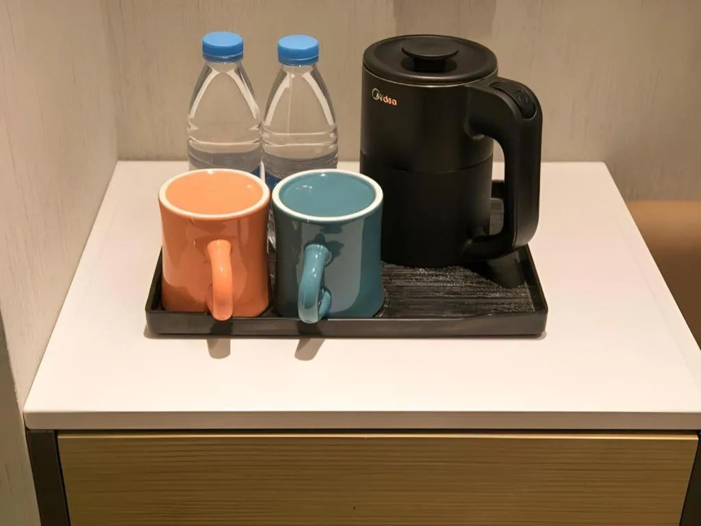 Jinglai Hotel (Shanghai Bund East Nanjing Road pedestrian street )