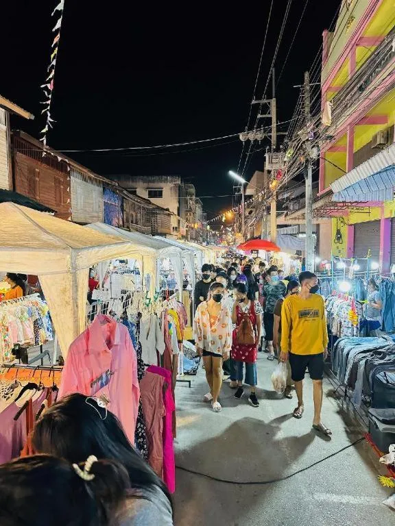 Niwtara Place Lom Sak Hotel