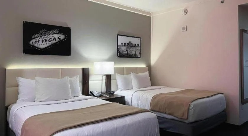 Bed in Ahern Hotel and Event Center