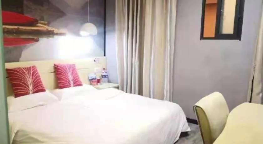 Bed in Thank Hotel Guizhou Longli County Lanban Street Pedestrian Street