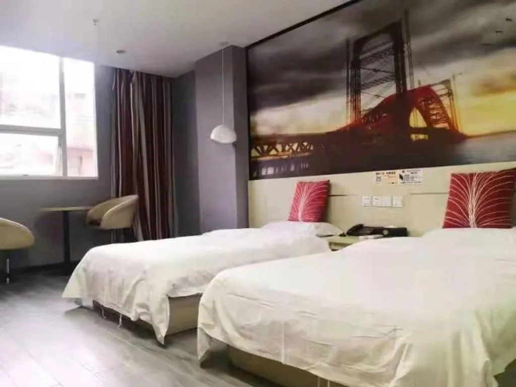 Bed in Thank Hotel Guizhou Longli County Lanban Street Pedestrian Street