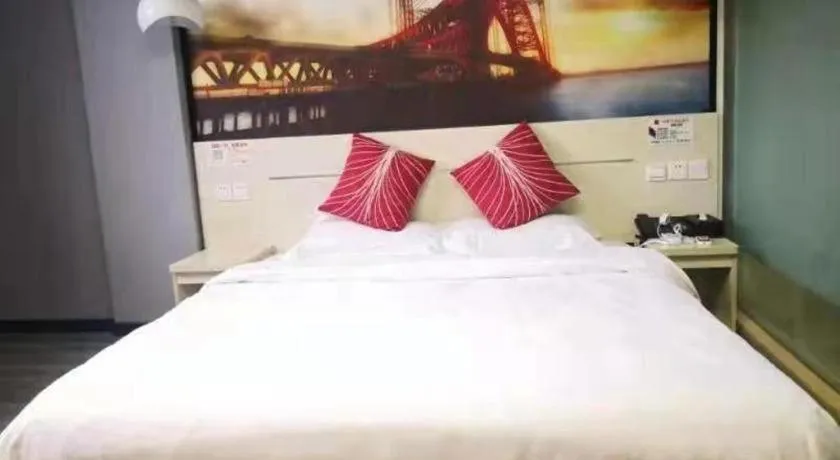 Bed in Thank Hotel Guizhou Longli County Lanban Street Pedestrian Street