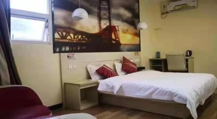 Bed in Thank Hotel Guizhou Longli County Lanban Street Pedestrian Street