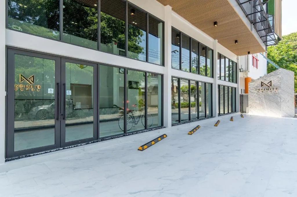 INFINITE HOTEL @KASET